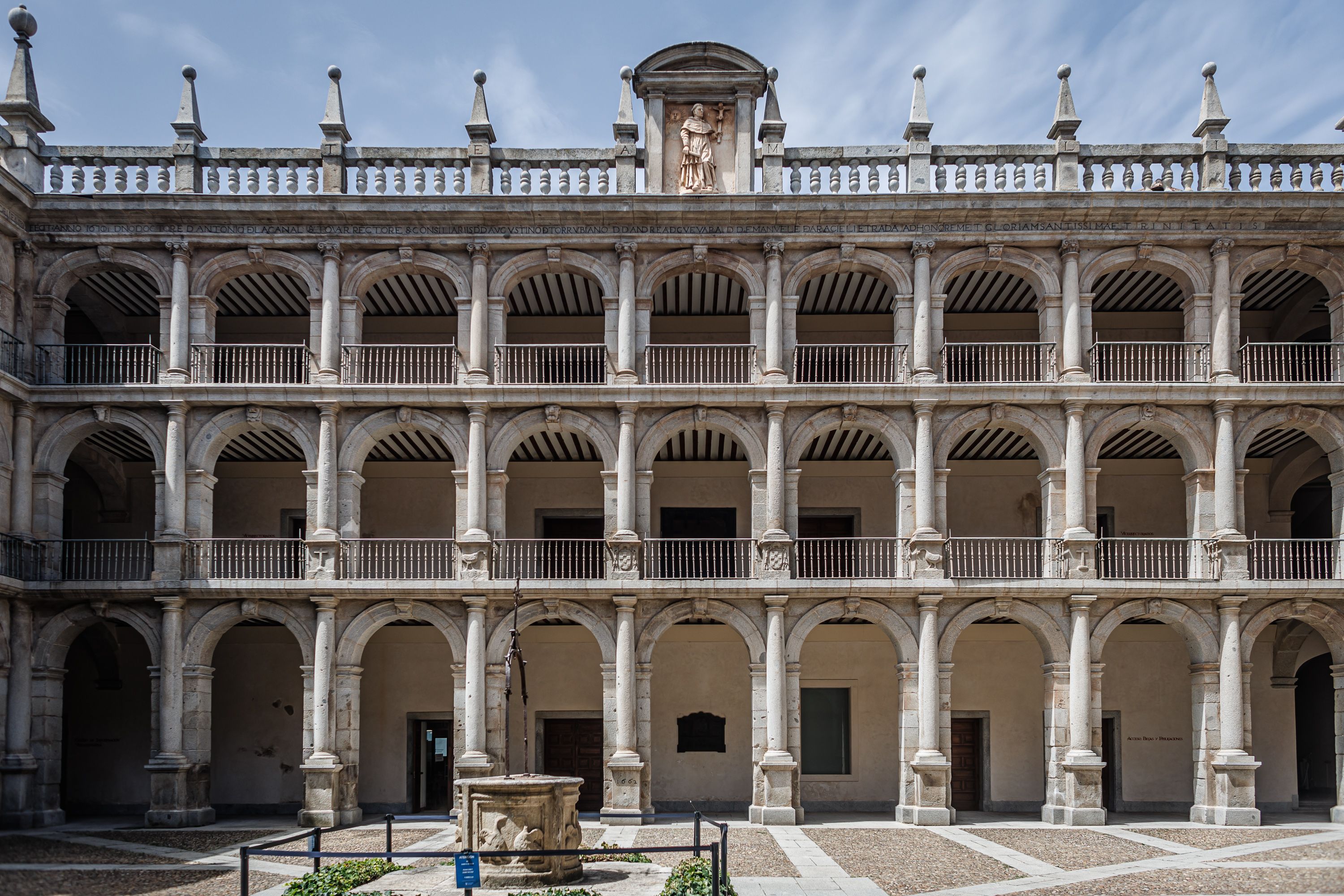 Patio de Santo Tomás de Villanueva